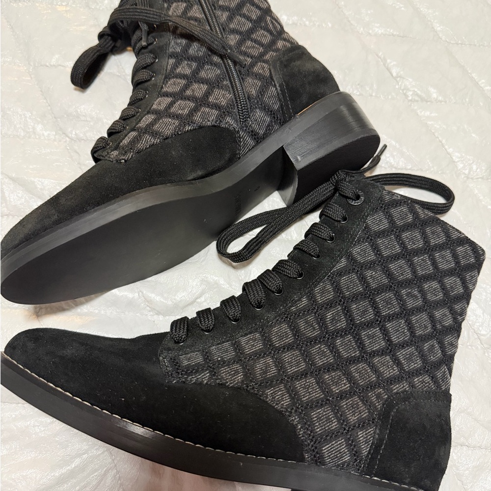 L’AGENCE Stylish Black Patterned women Boots